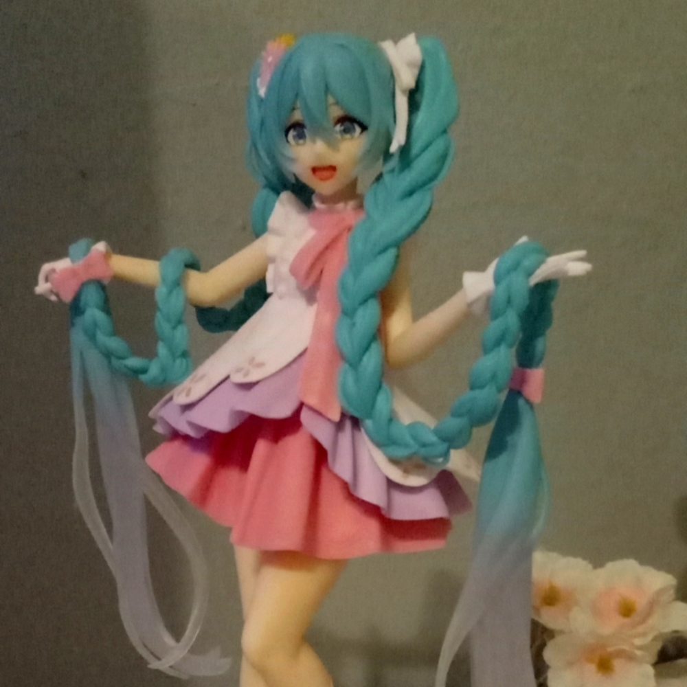Wonderland Rapunzel Miku Vocaloid Figure